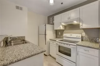 Photo #6: 2345467 Listing