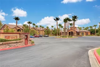 Photo #4: 2345487 Listing