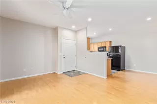 Photo #5: 2345523 Listing