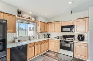 Photo #4: 2345539 Listing