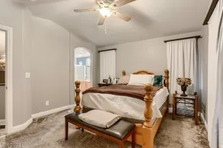 Photo #6: 2345539 Listing