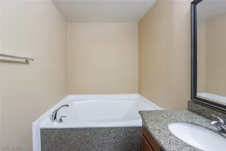 Photo #5: 2345585 Listing 