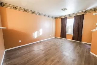 Photo #4: 2345634 Listing