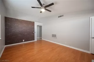 Photo #2: 2345785 Listing 