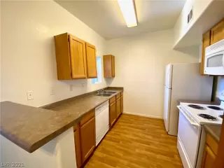 Photo #3: 2345802 Listing