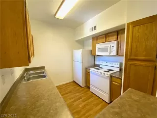 Photo #4: 2345802 Listing