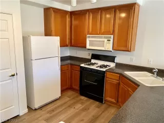 Photo #5: 2345804 Listing