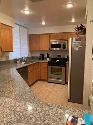 Photo #3: 2345806 Listing