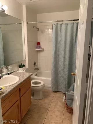 Photo #5: 2345806 Listing