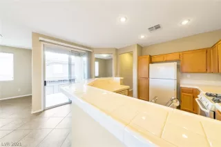 Photo #2: 2345809 Listing