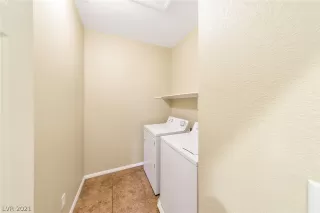 Photo #5: 2345809 Listing