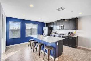 Photo #5: 2345848 Listing