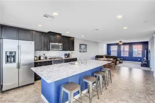 Photo #6: 2345848 Listing