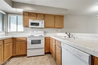 Photo #6: 2345901 Listing 