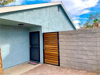 Photo #2: 2345929 Listing 