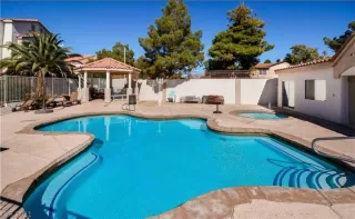 Photo #2: 2345947 Listing 