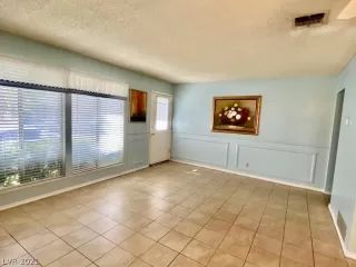 Photo #2: 2345958 Listing 