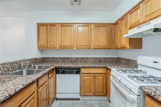 Photo #5: 2345967 Listing