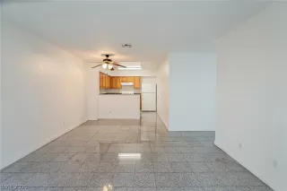 Photo #6: 2345967 Listing