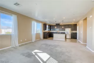 Photo #5: 2345985 Listing