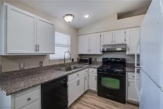 Photo #4: 2345997 Listing 