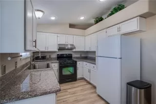 Photo #5: 2345997 Listing 