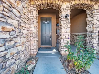 Photo #3: 2346001 Listing