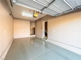 Photo #5: 2346001 Listing