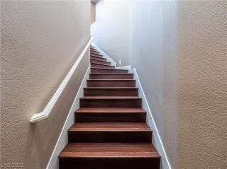 Photo #6: 2346001 Listing