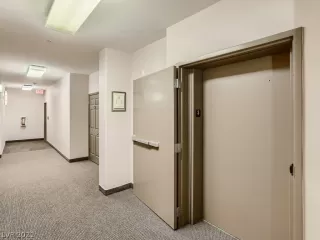 Photo #4: 2346011 Listing 