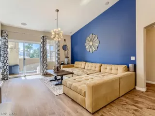 Photo #5: 2346011 Listing 