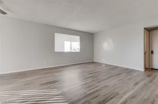 Photo #1: 2346013 Listing