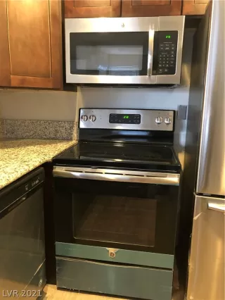 Photo #3: 2346031 Listing 