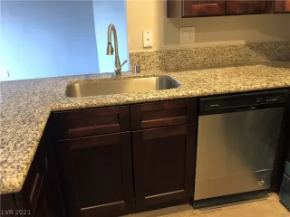 Photo #4: 2346031 Listing 