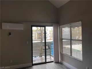 Photo #5: 2346031 Listing 