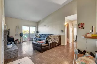 Photo #5: 2346069 Listing 