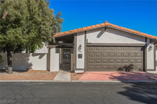 MLS: 2346081 Condo For Sale