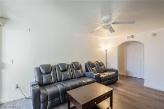 Photo #4: 2346088 Listing