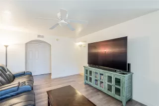 Photo #5: 2346088 Listing