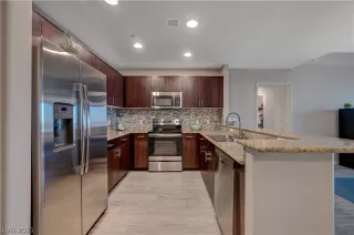 Photo #2: 2346100 Listing 