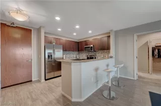 Photo #4: 2346100 Listing 