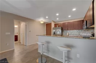 Photo #5: 2346100 Listing 