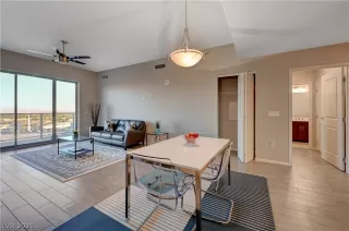 Photo #6: 2346100 Listing 