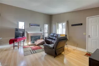 Photo #4: 2346122 Listing