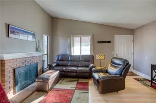 Photo #5: 2346122 Listing