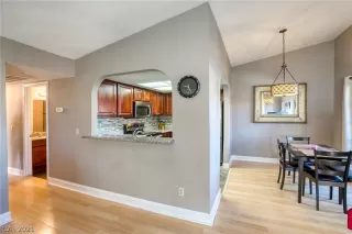 Photo #6: 2346122 Listing