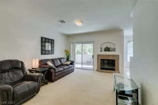 Photo #5: 2346131 Listing