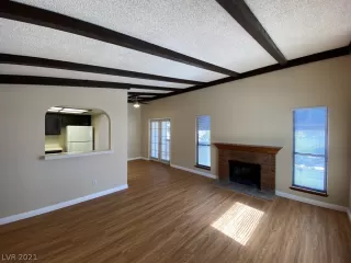 Photo #3: 2346198 Listing