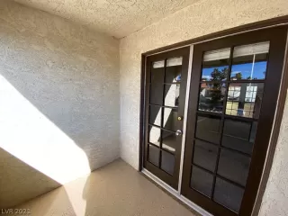 Photo #5: 2346198 Listing