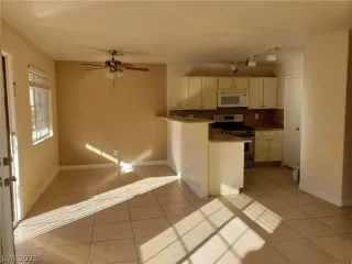 Photo #3: 2346218 Listing 